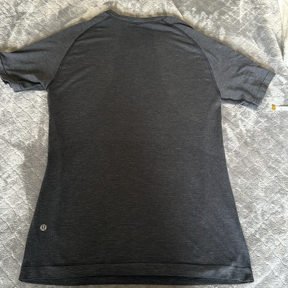 Lululemon Metal Vent Tech 2.0 length size Small - Picture 3 of 4